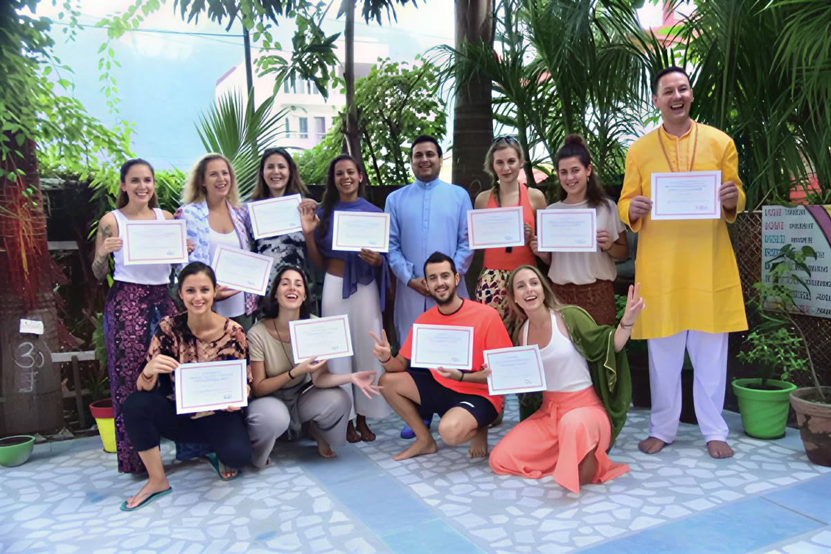 Arrangör av vedisk hinduiskt bröllopsceremoni i Rishikesh