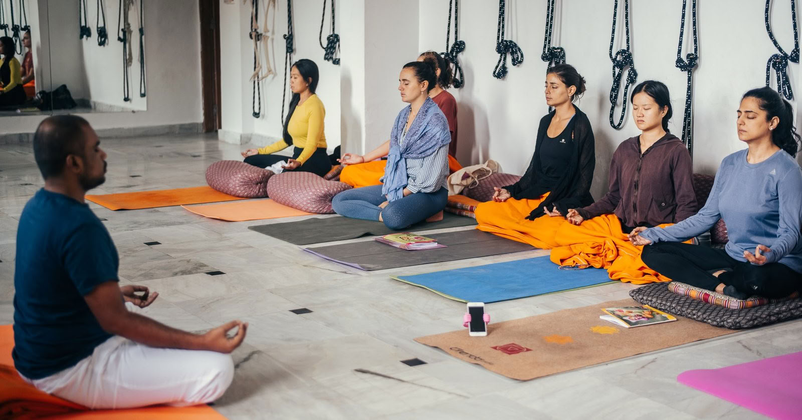 Special 200-timmars yogalärarutbildning i Rishikesh – 3–30 april 2027