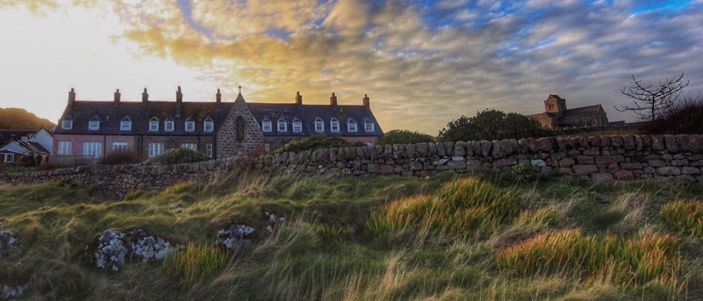 Att väva våra Iona-kopplingar: en vandrande, vaken pilgrimsfärd