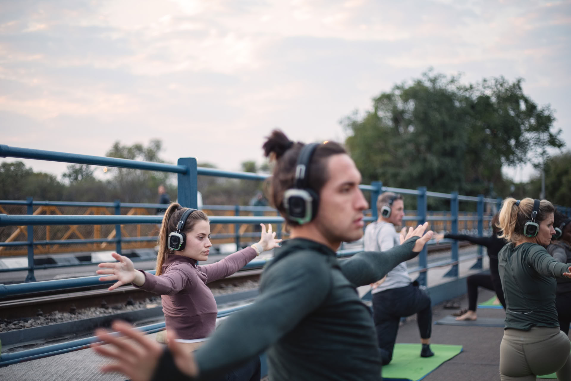 Yoga på bron