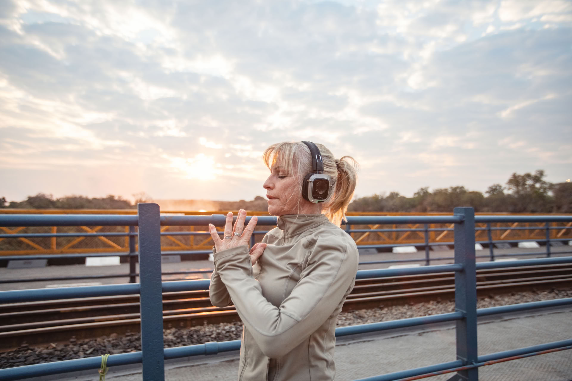 Yoga på bron