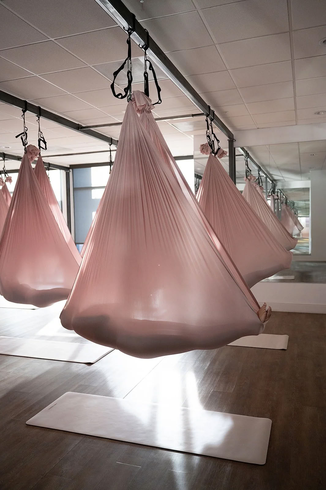 Signaturflyt i aerialyoga