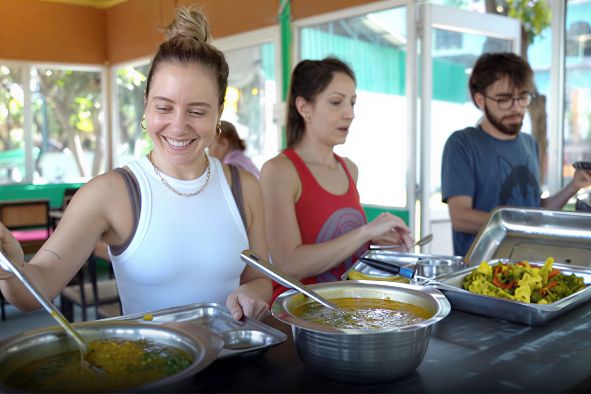 100-timmars yogalärarutbildning i Rishikesh