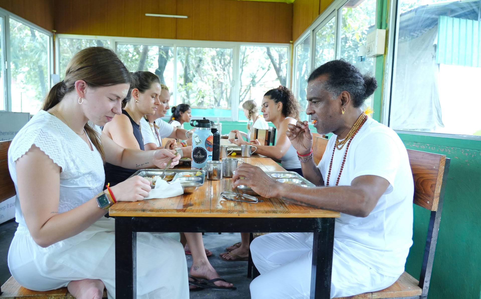 100-timmars yogalärarutbildning i Rishikesh