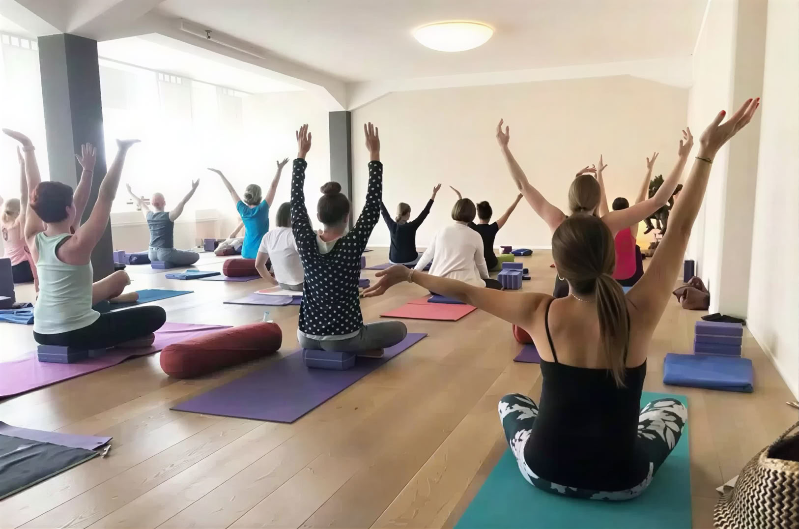 100-timmars lärarutbildning i yoga i flera stilar i Rishikesh