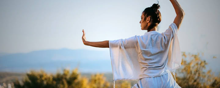 Frihet från lidande: En helg av läkning genom ovillkorlig självkärlek, mindfulnessmeditation och qigong