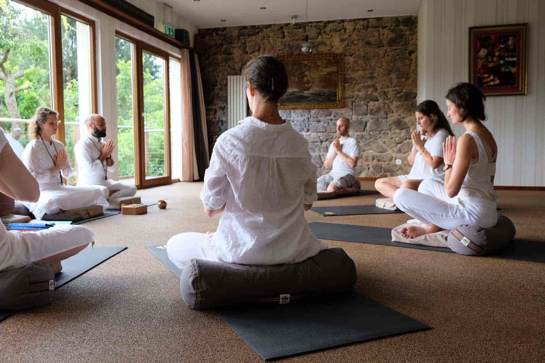 50 timmars Yoga Nidra-utbildning i Tyskland
