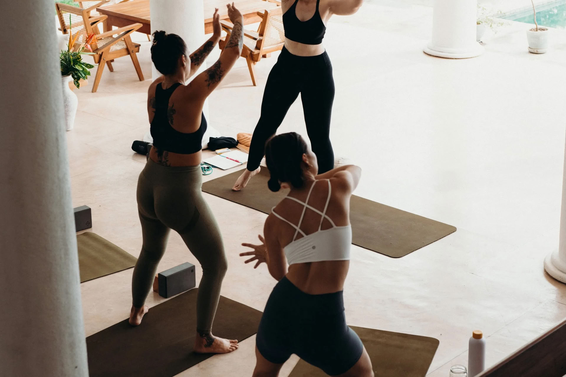 Simon Borg-Olivier 50-timmars Yoga Synergy-intensivkurs