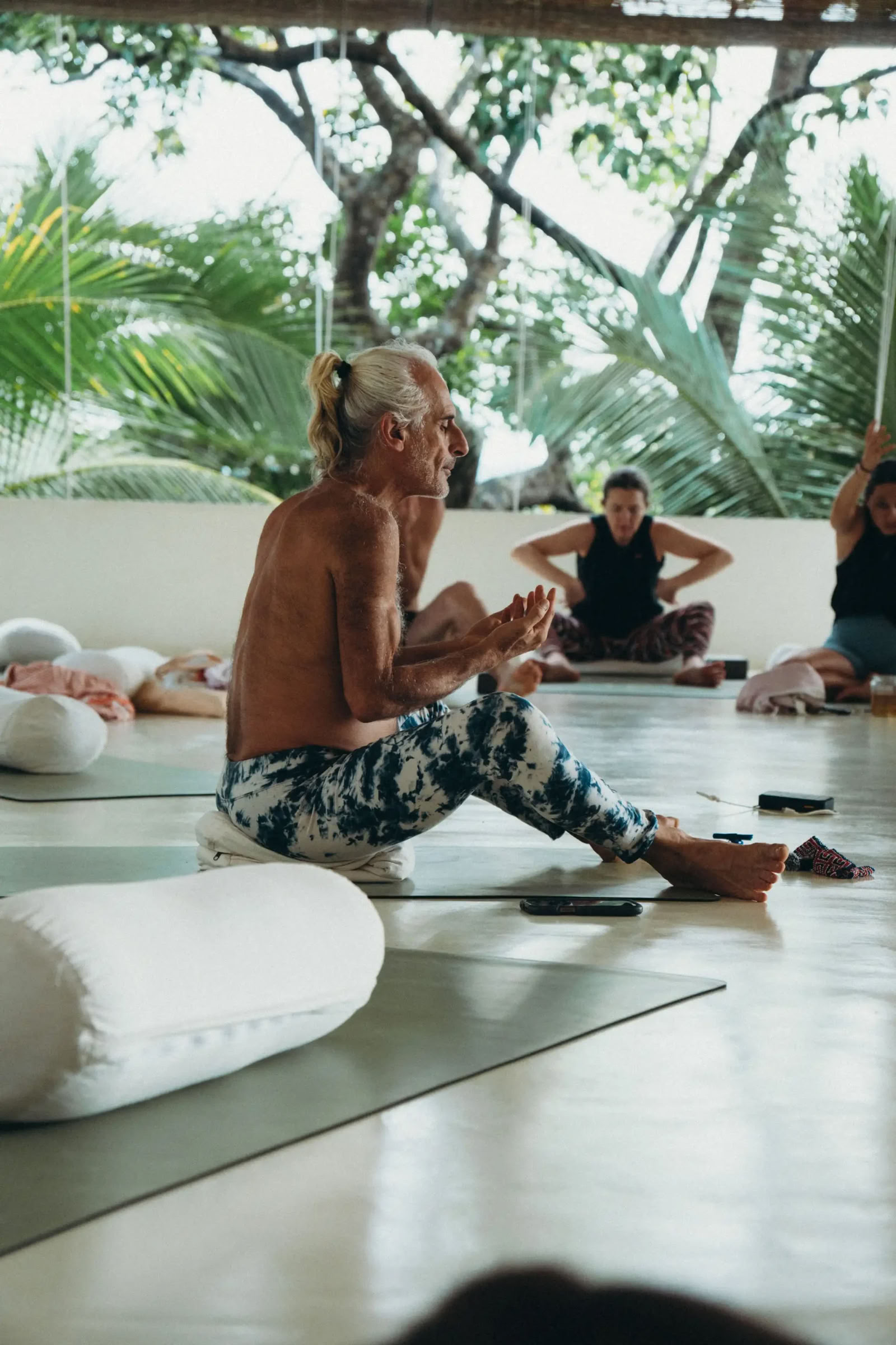 Simon Borg-Olivier 50-timmars Yoga Synergy-intensivkurs