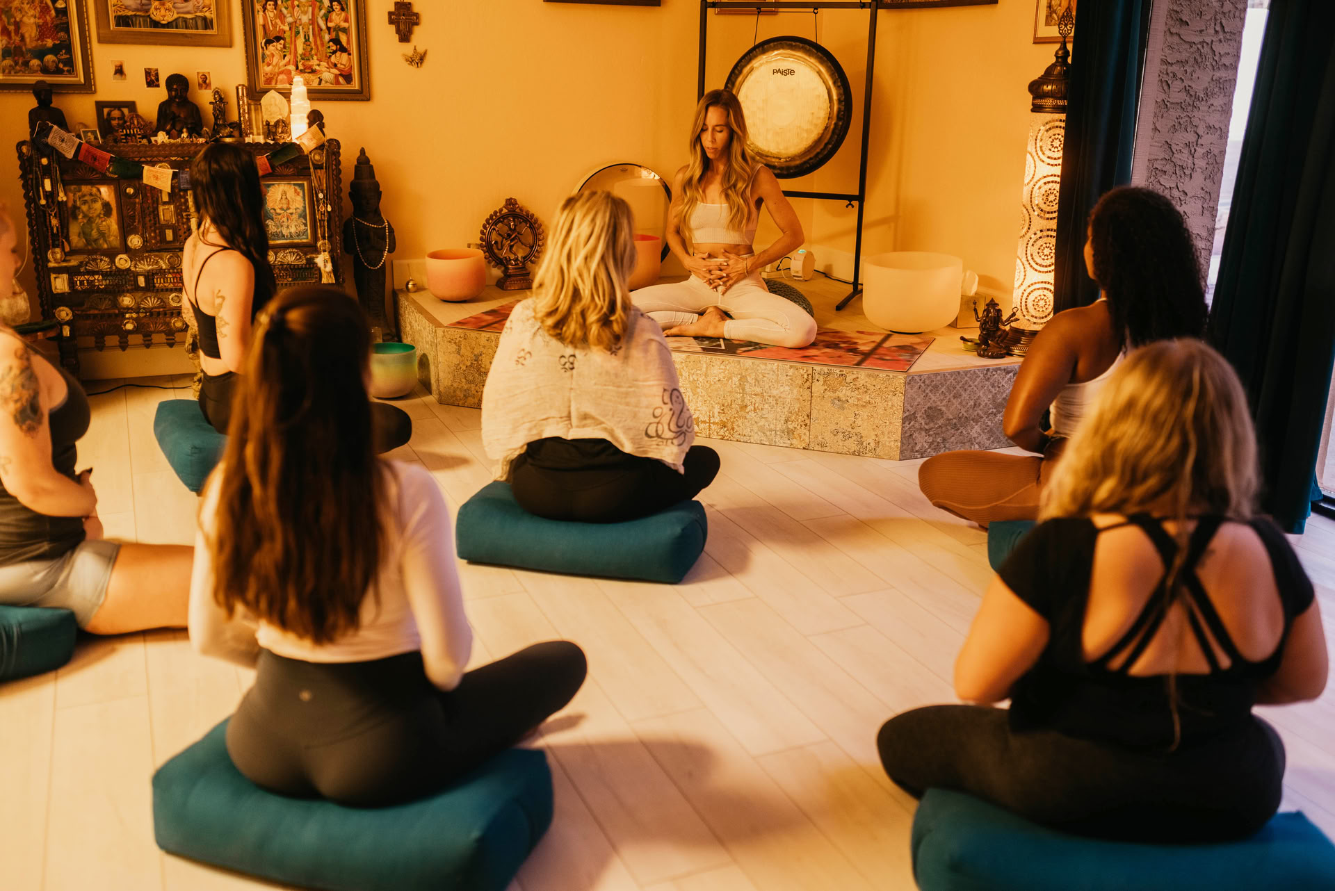 200 timmar Kundaliniyoga-lärarutbildning