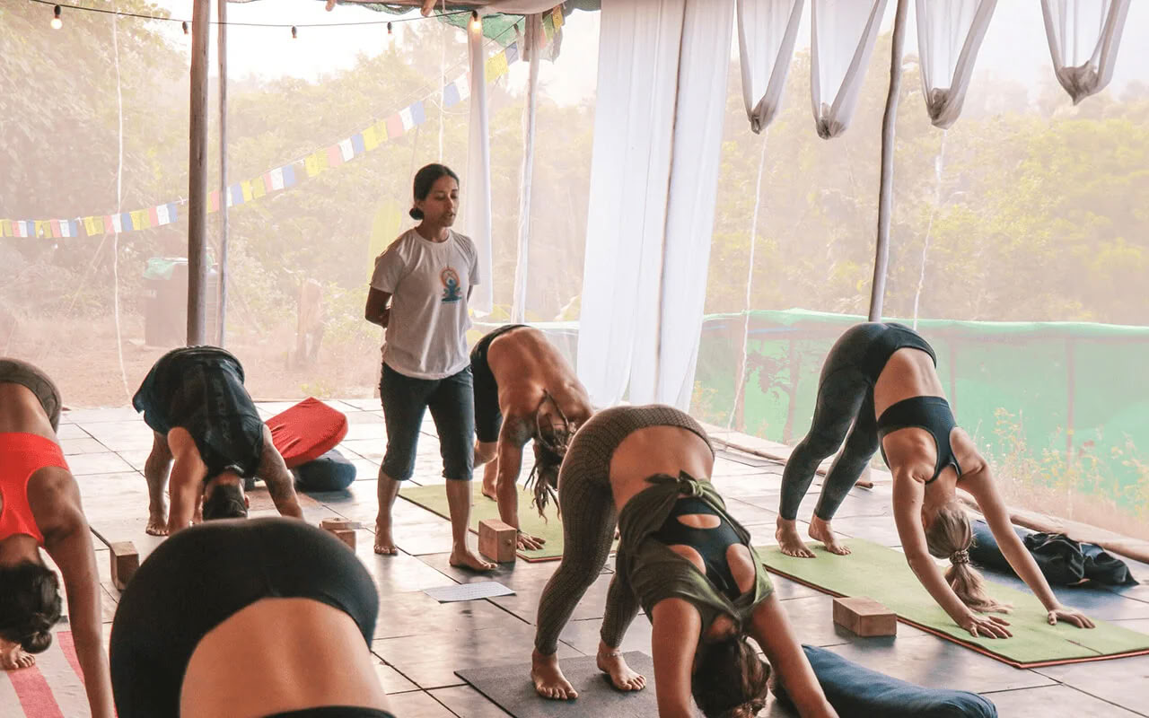 200 timmars yogalärarutbildning i Goa