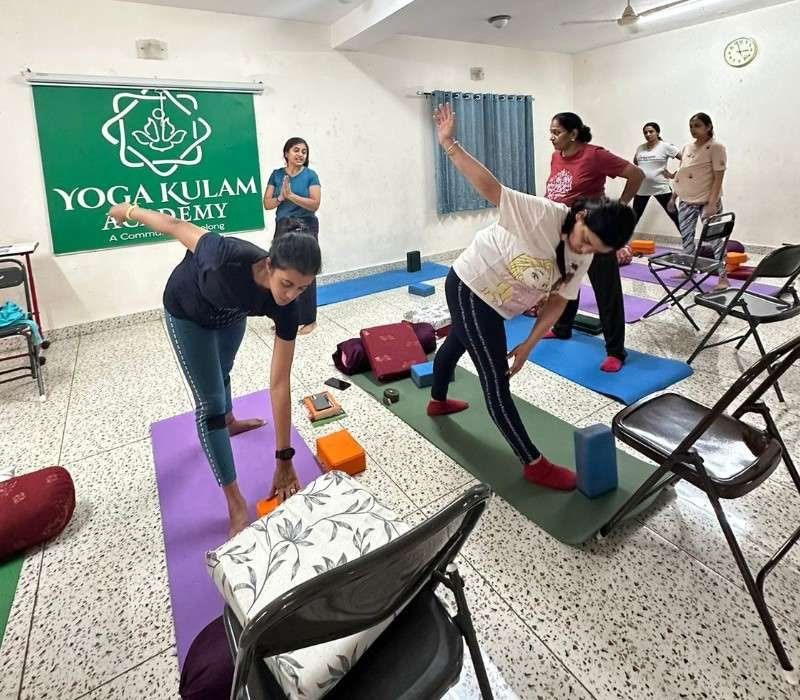 85-timmars lärarutbildningskurs i prenatal och postnatal yoga i Bengaluru