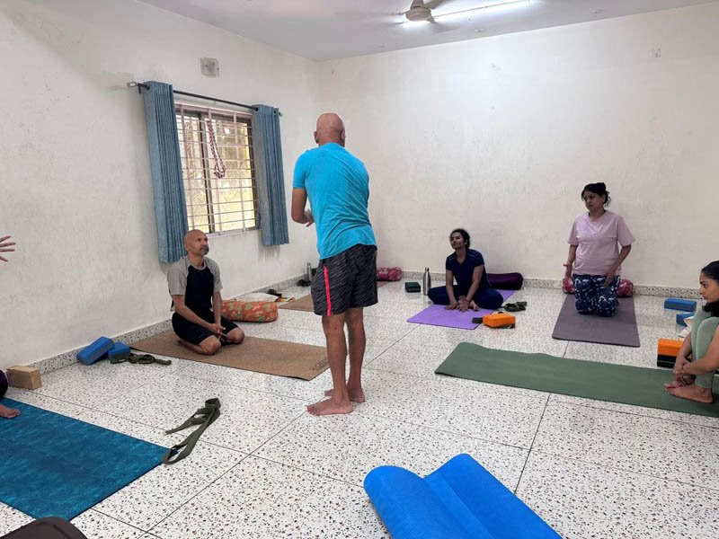 200-timmars helg-yoga TTC i Bengaluru