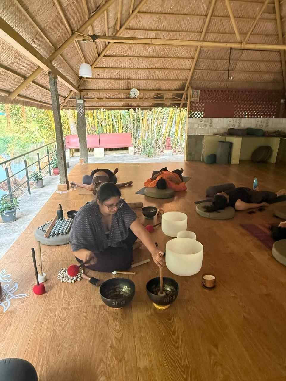 Ljudhelande meditationskurs i Mysore