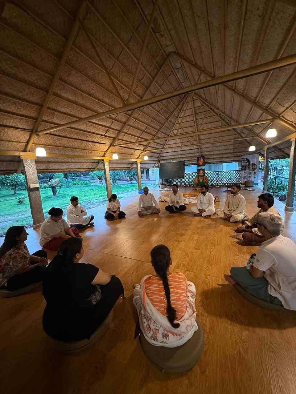 Ljudhelande meditationskurs i Mysore