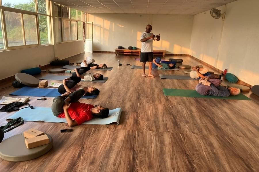 300-timmars yogalärarutbildning i Mysore