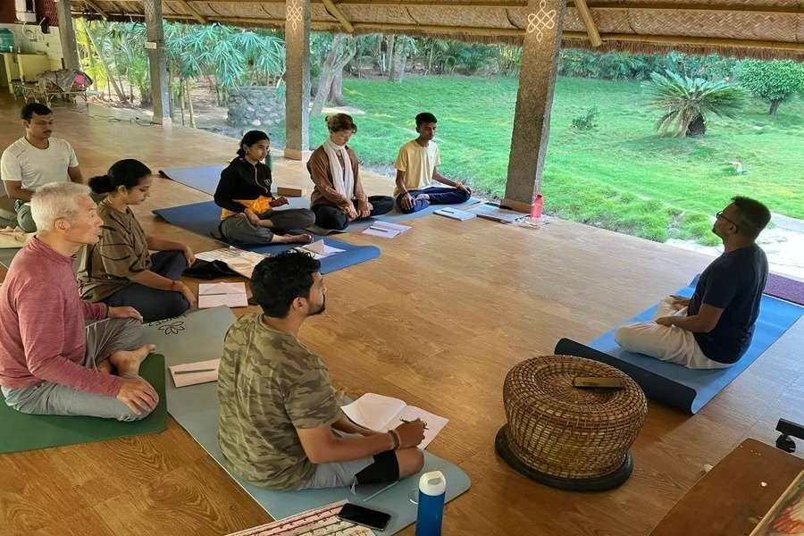 300-timmars yogalärarutbildning i Mysore