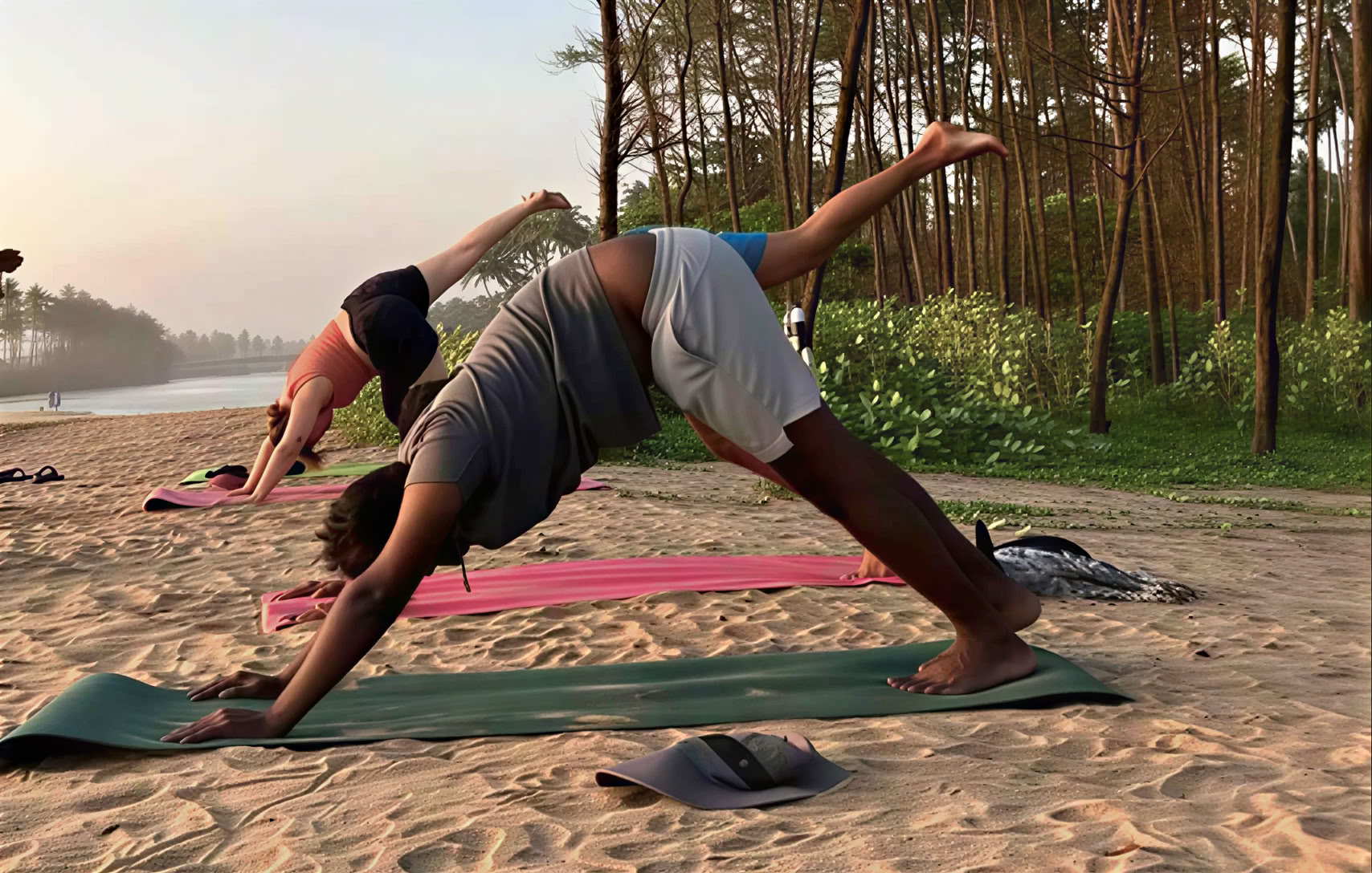 100 timmars yogalärarutbildning i Kerala