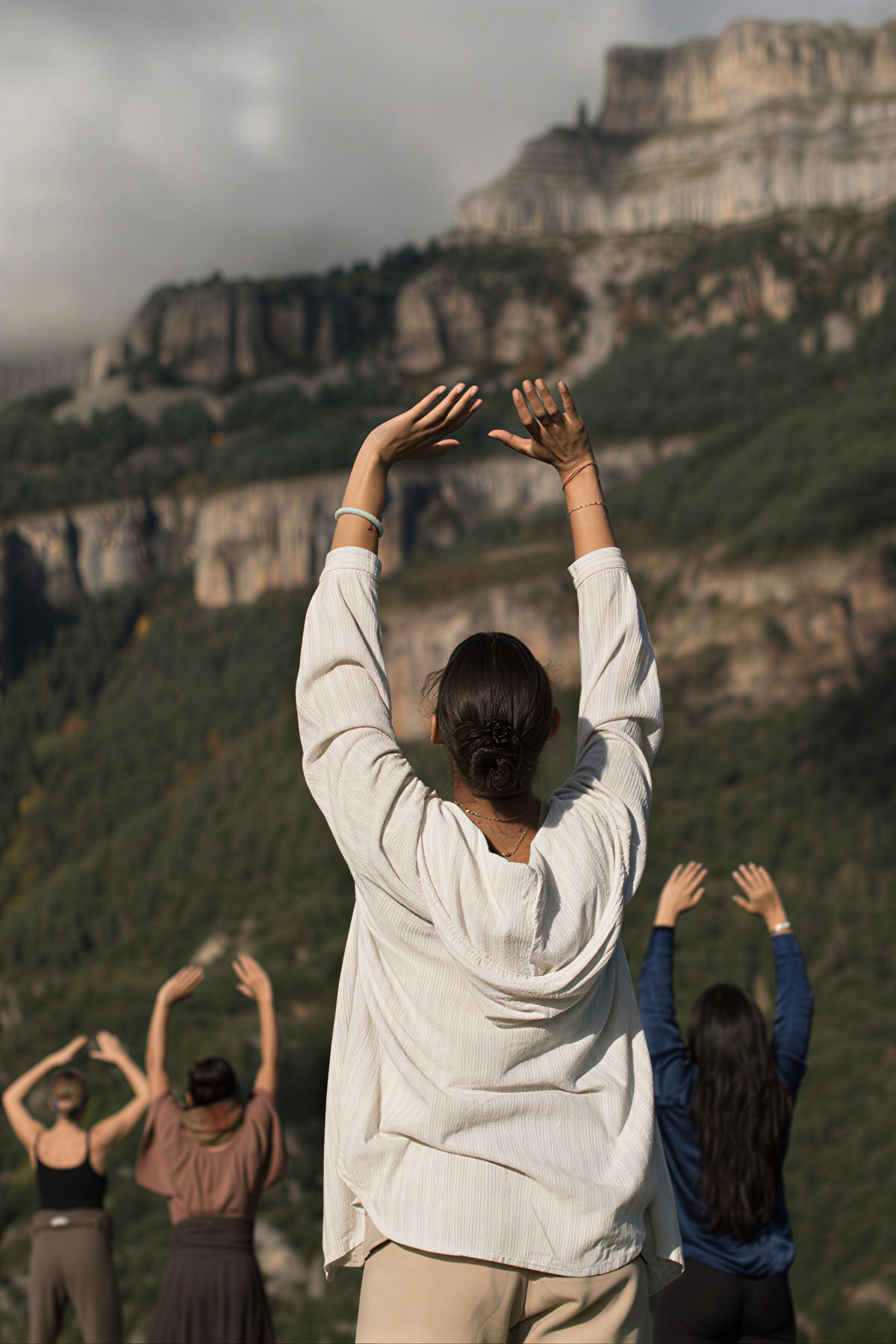Dansande natur: rörelse-, yoga-, konst- och vandringsretreat