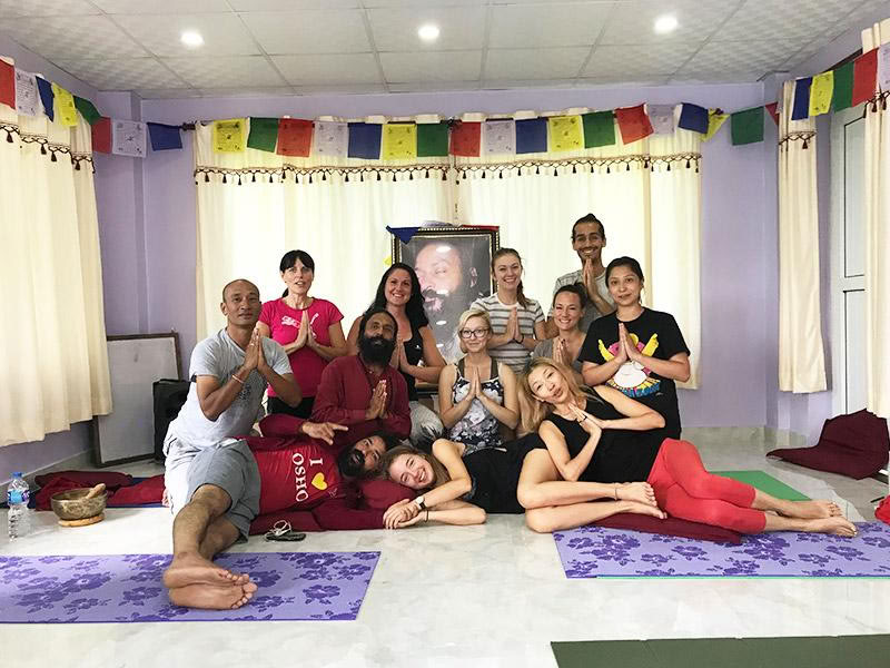 Mellannivå Reikiyoga- och meditationsretreat