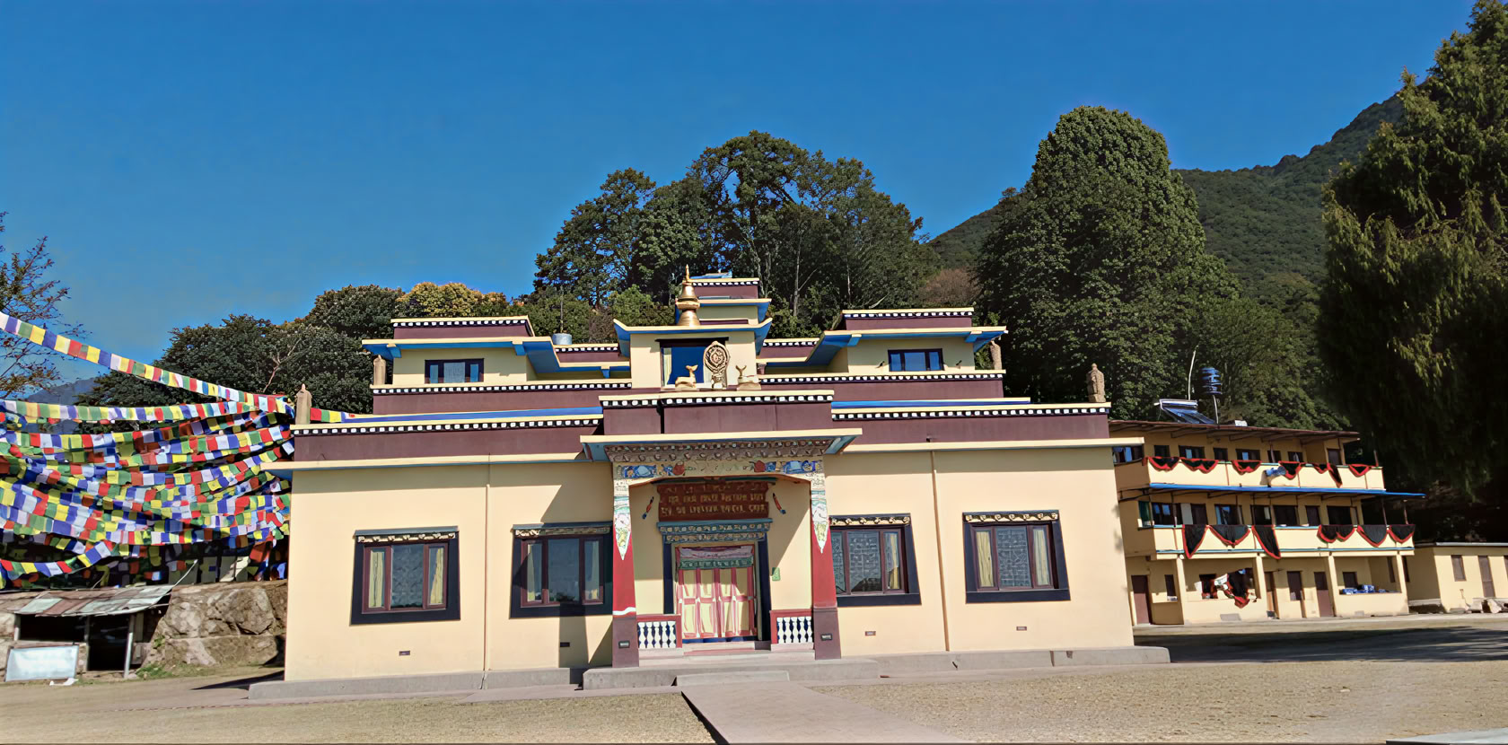 Sju dagars vandringsretreat med meditation och yoga i buddhistiskt kloster
