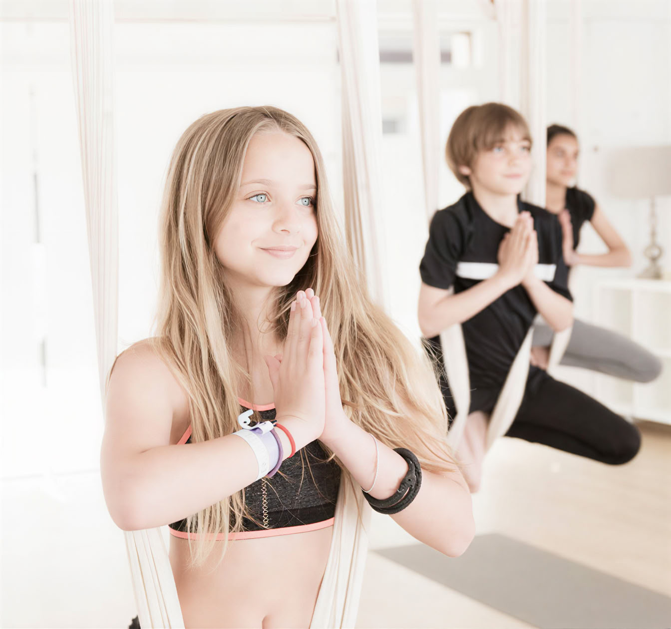 Aerialyoga för tonåringar