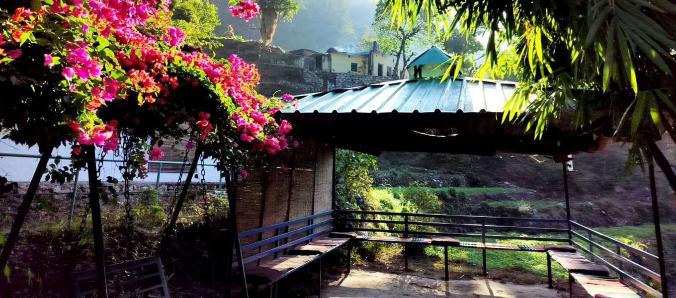 100 timmars yogalärarutbildning i Rishikesh