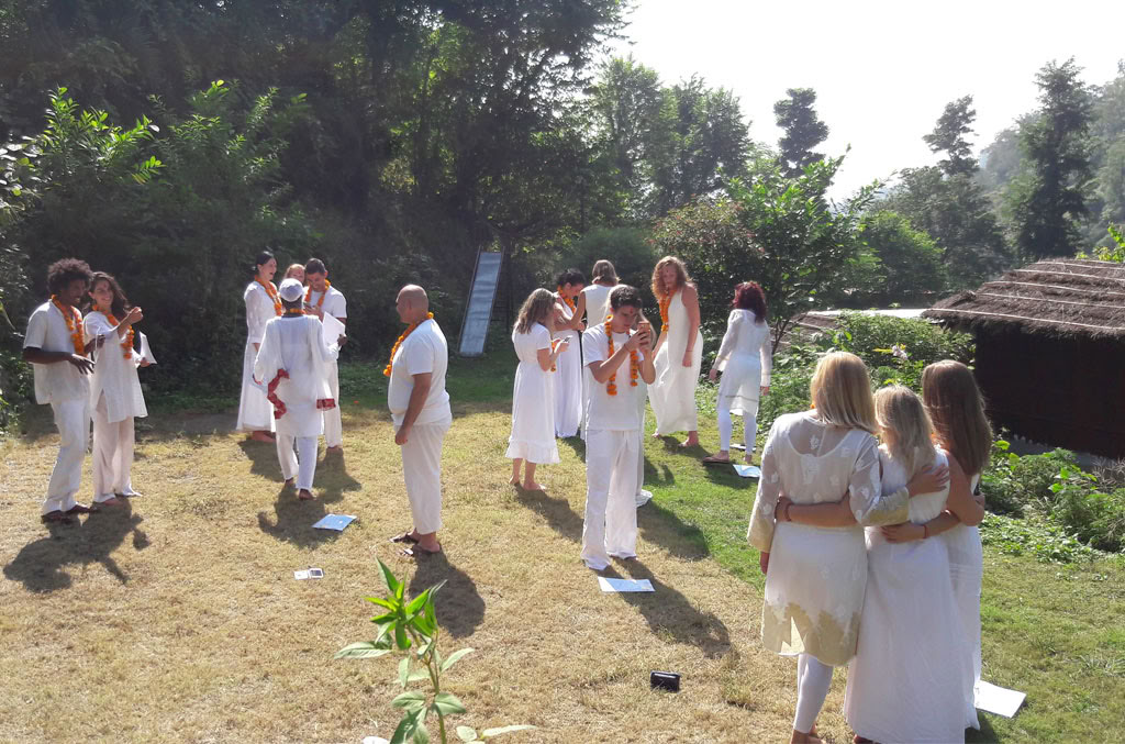 100 timmars yogalärarutbildning i Rishikesh