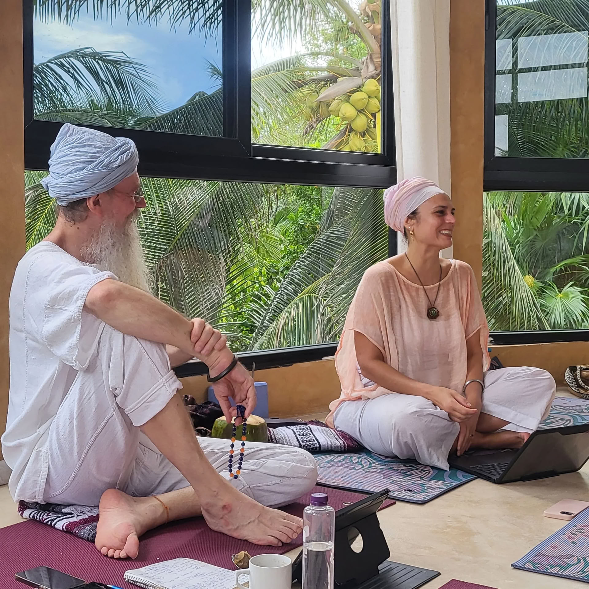 Den stilla punkten: en vintersolståndsretreat med Siri Sat och Guru Dharam