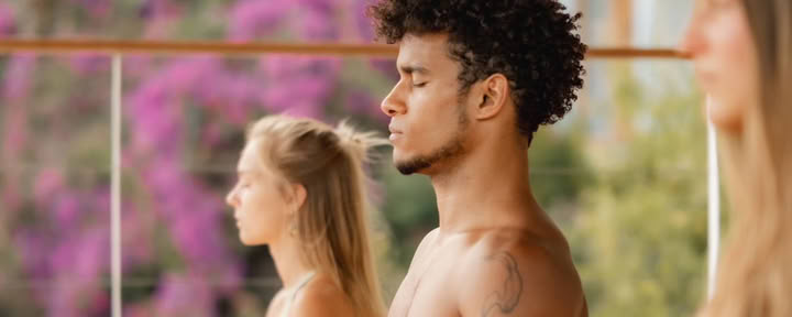 Privat yoga-, acro- och kundalini-klass