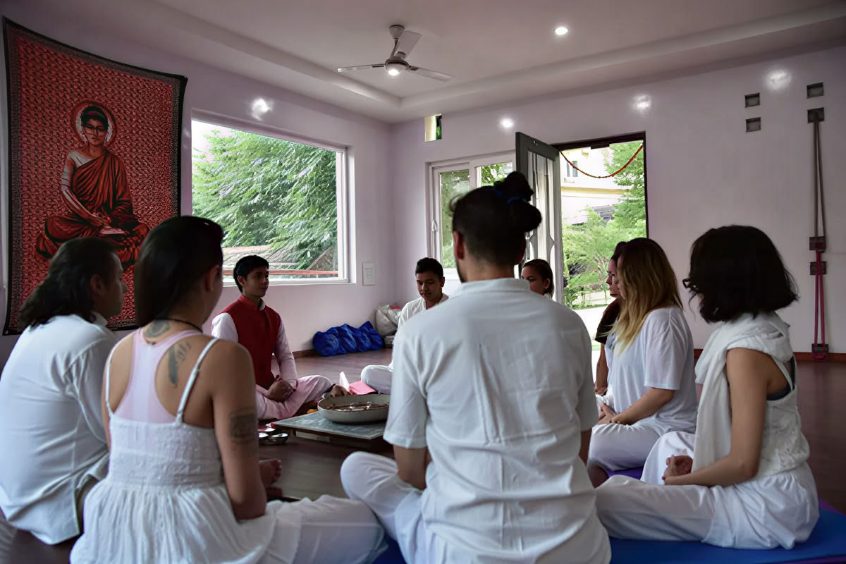 200-timmars meditationslärarutbildning i Rishikesh