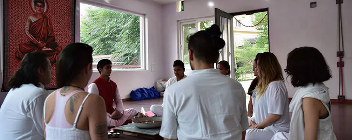 100-timmars meditationslärarutbildning i Rishikesh – 2–14 juli 2026