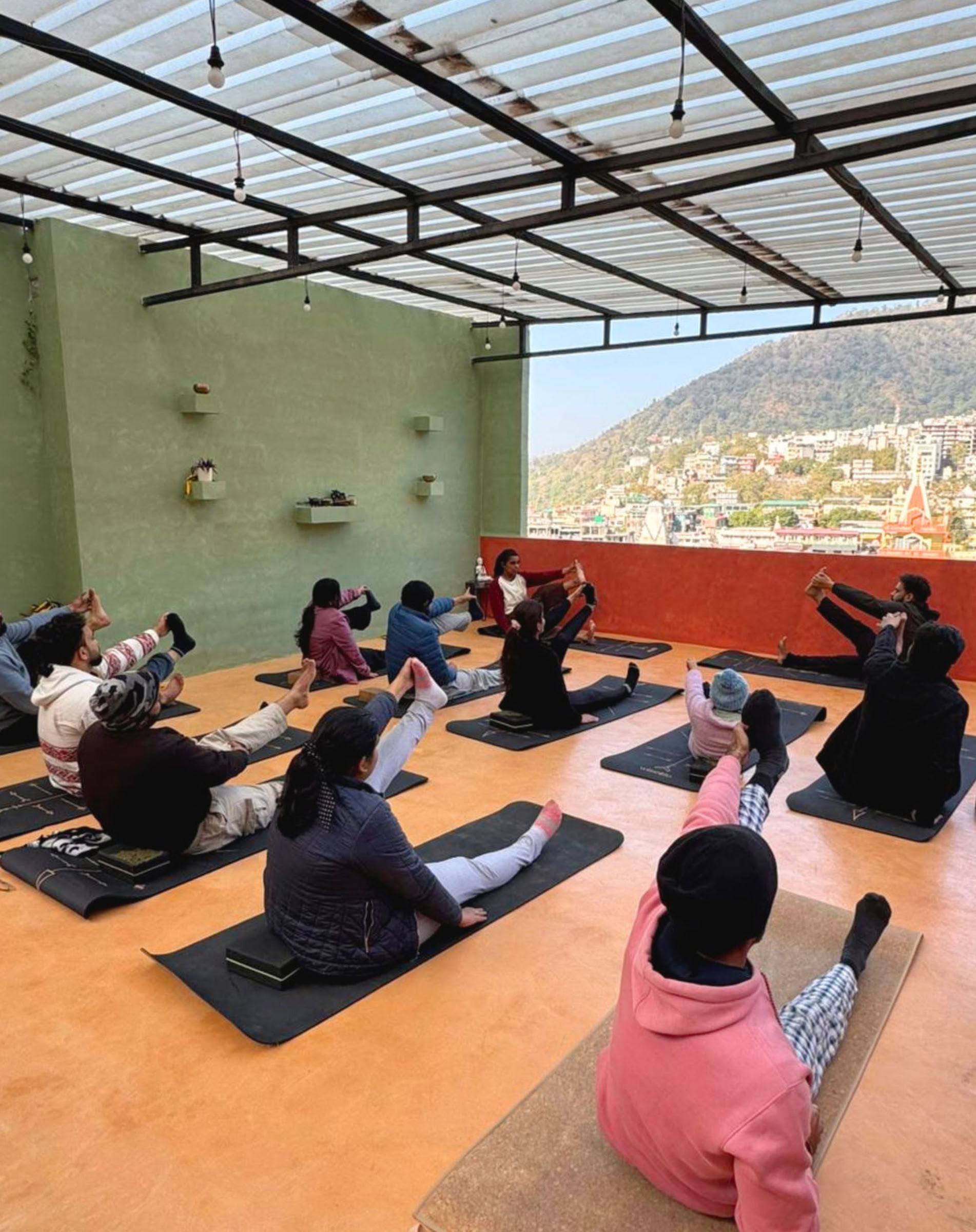 Holi yoga-retreat
