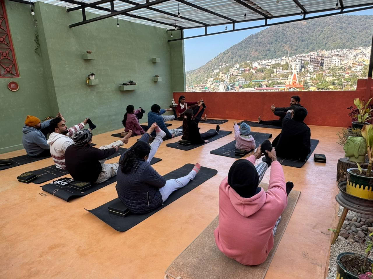 Holi yoga-retreat