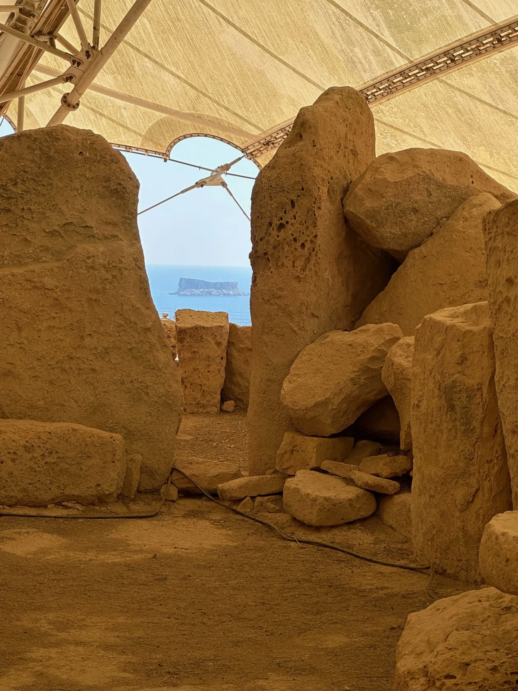 Prästinnans pilgrimsfärd till de megalitiska templen på Malta – retreat i privat rum
