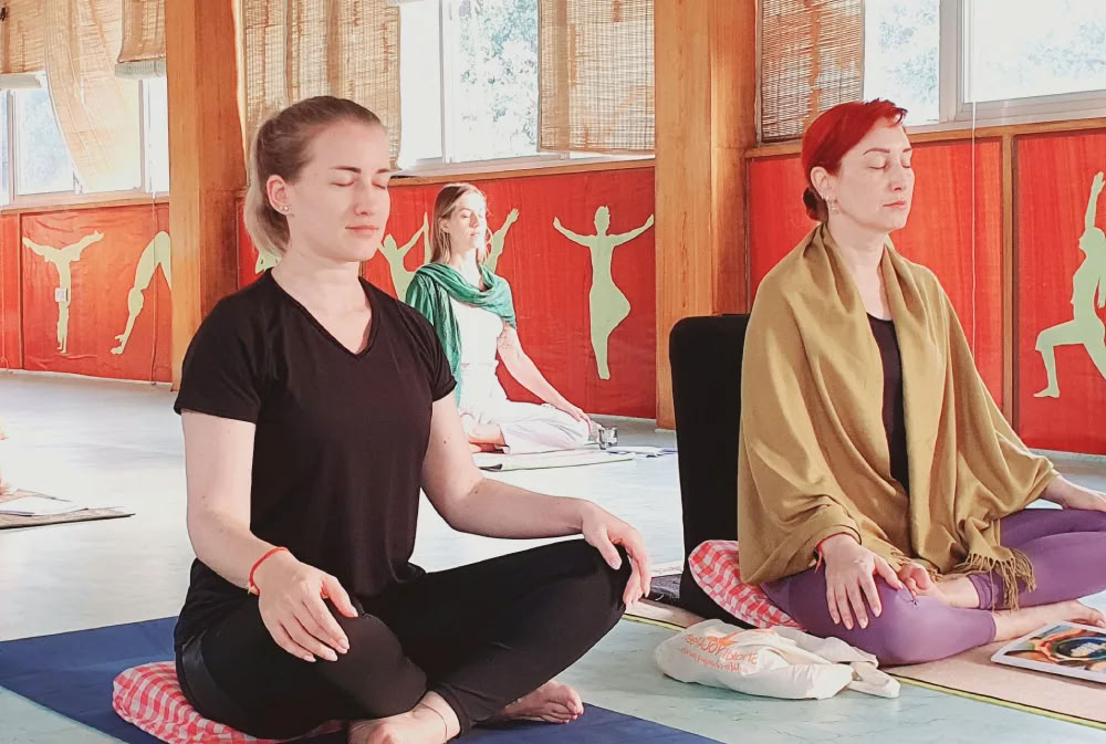 500-timmars yogalärarutbildning i Rishikesh – 3 feb