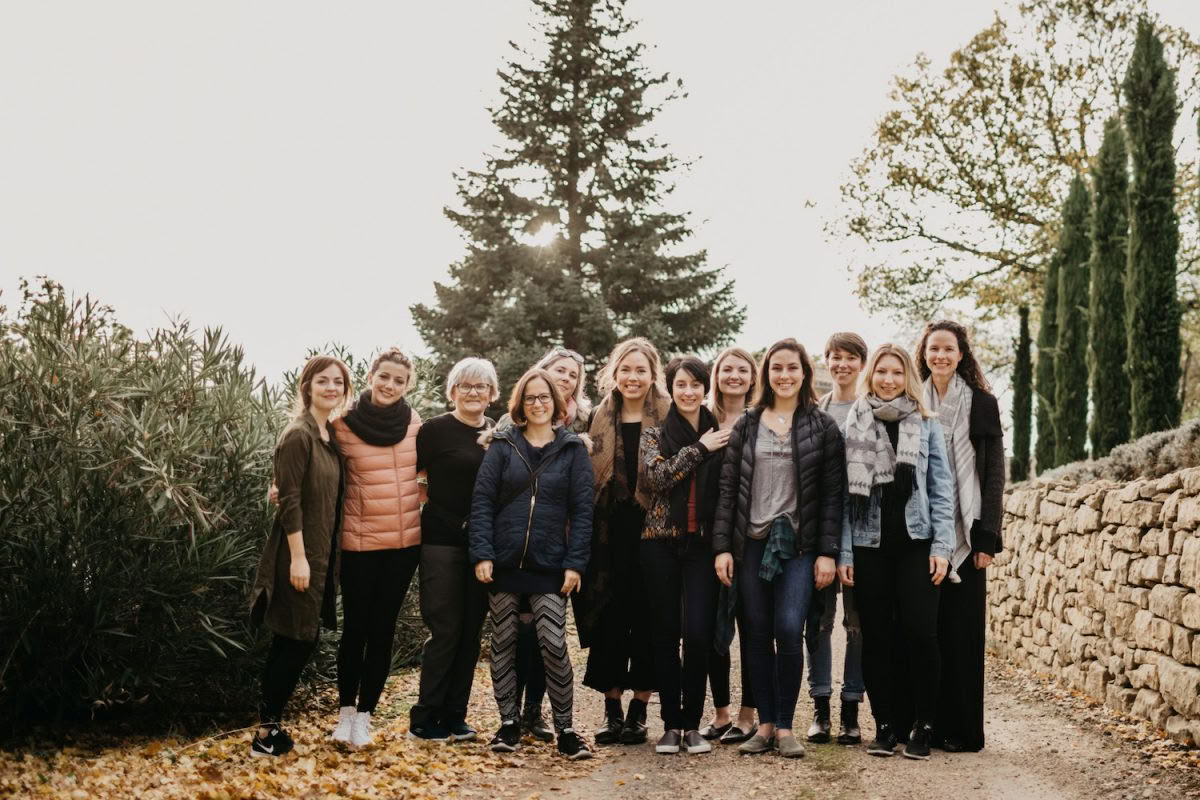 Yoga- och meditationsgrundretreat: En resa genom yamas och niyamas