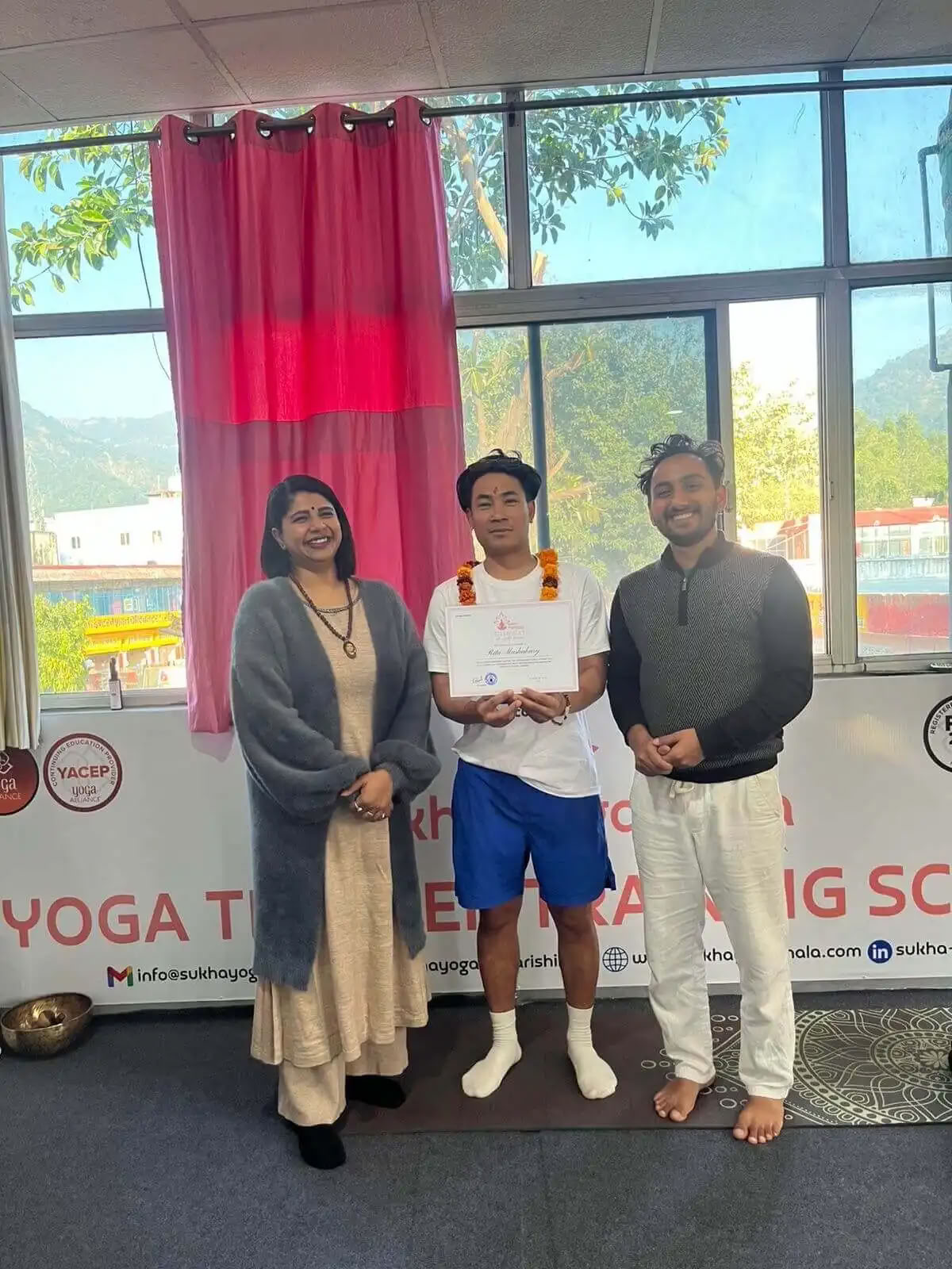 100 timmars yogalärarutbildning i Rishikesh