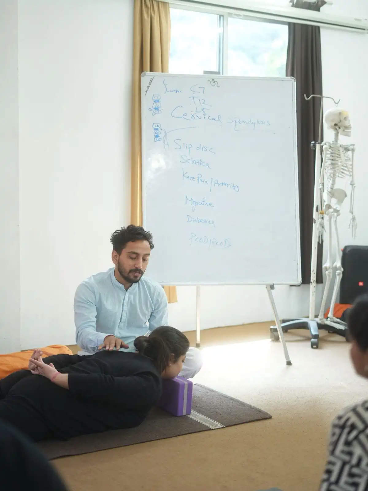 100 timmars yogalärarutbildning i Rishikesh