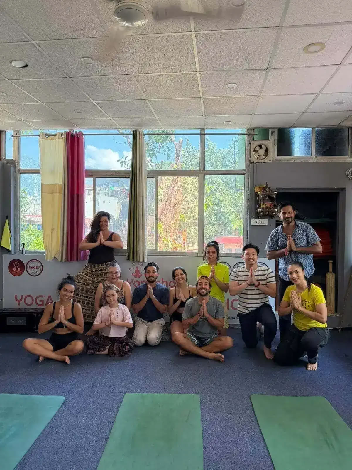 100 timmars yogalärarutbildning i Rishikesh