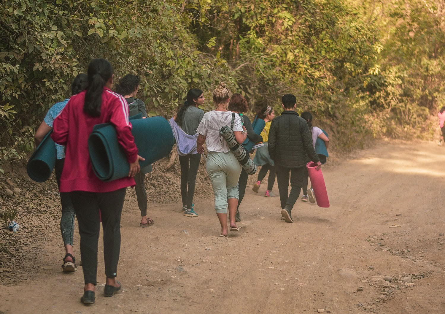 100-timmars yogalärarutbildning i Rishikesh ✅