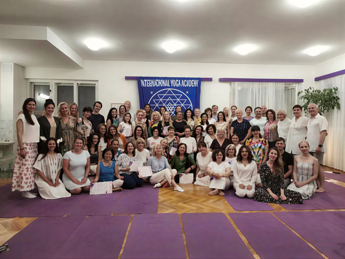 7-dagars stort internationellt scalar yoga-retreat “Samvid”