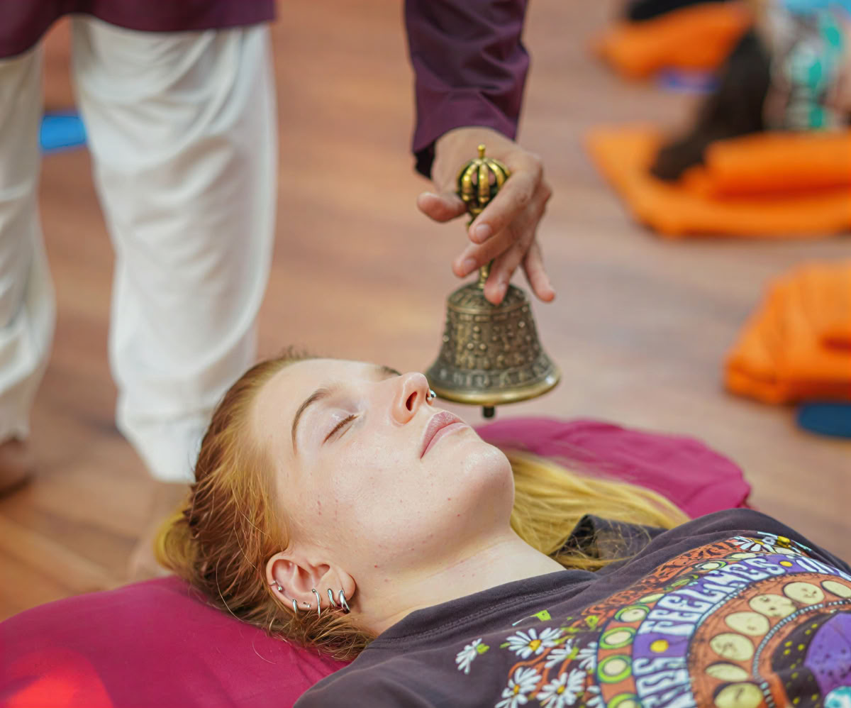 Ljudhealing lärarutbildning i Rishikesh