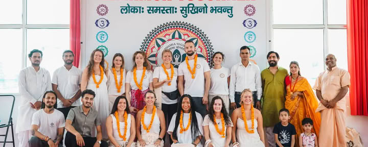 200-timmars yogalärarutbildning i Kerala