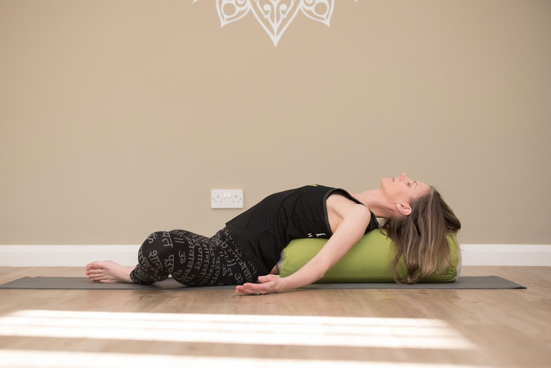 Vila och återhämta: lärarutbildning i restorative yoga, CPD (30 timmar) — The Yoga Yurt
