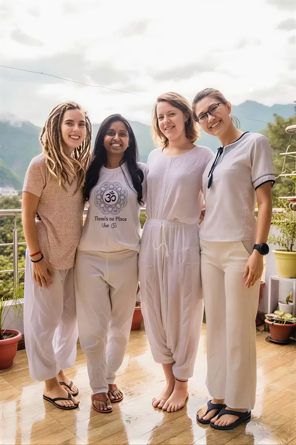 85-timmars gravidyogalärarutbildning i Rishikesh