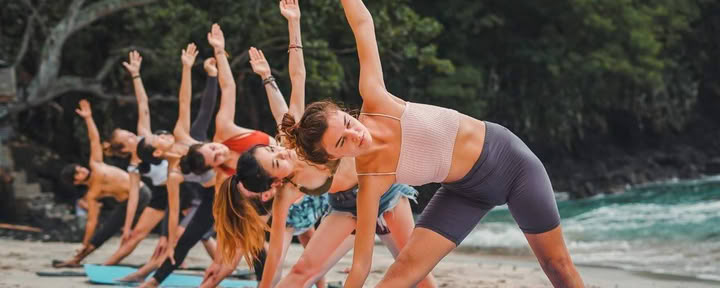 300-timmars yogalärarutbildning i Varkala, Kerala, Indien