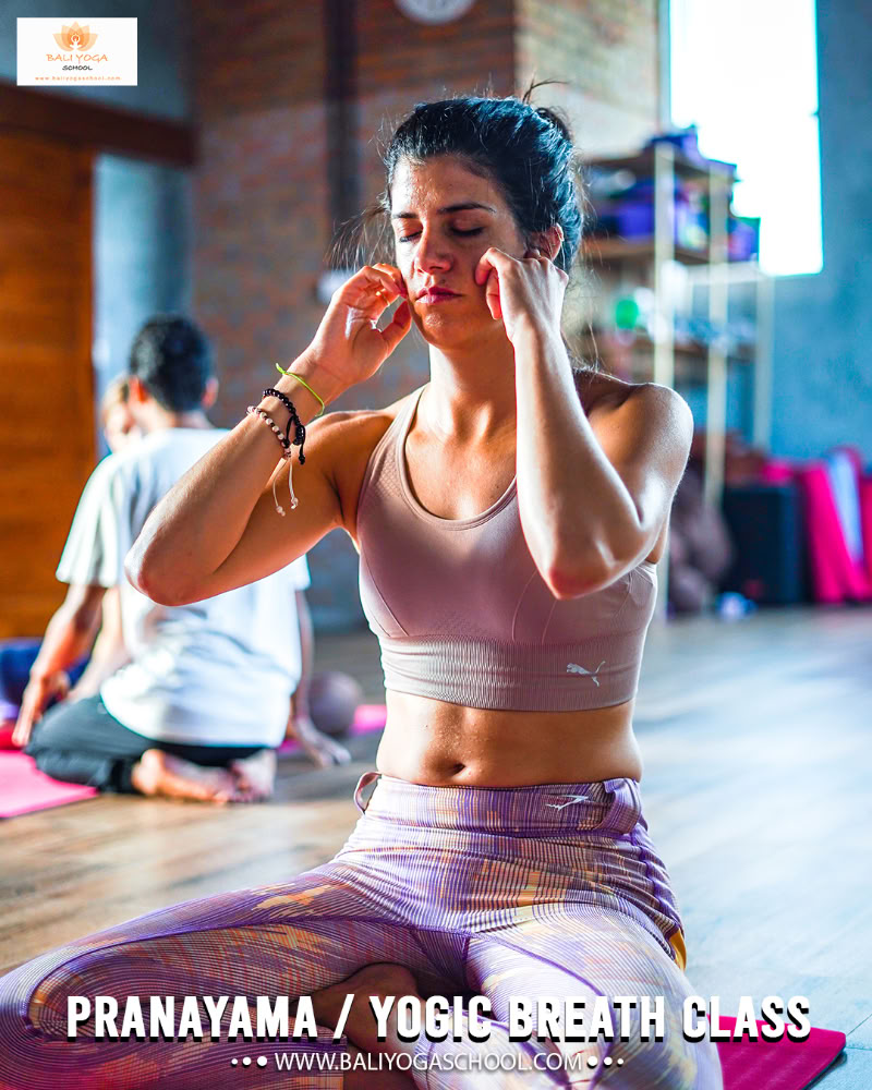 300 timmars yogalärarutbildning i Thailand