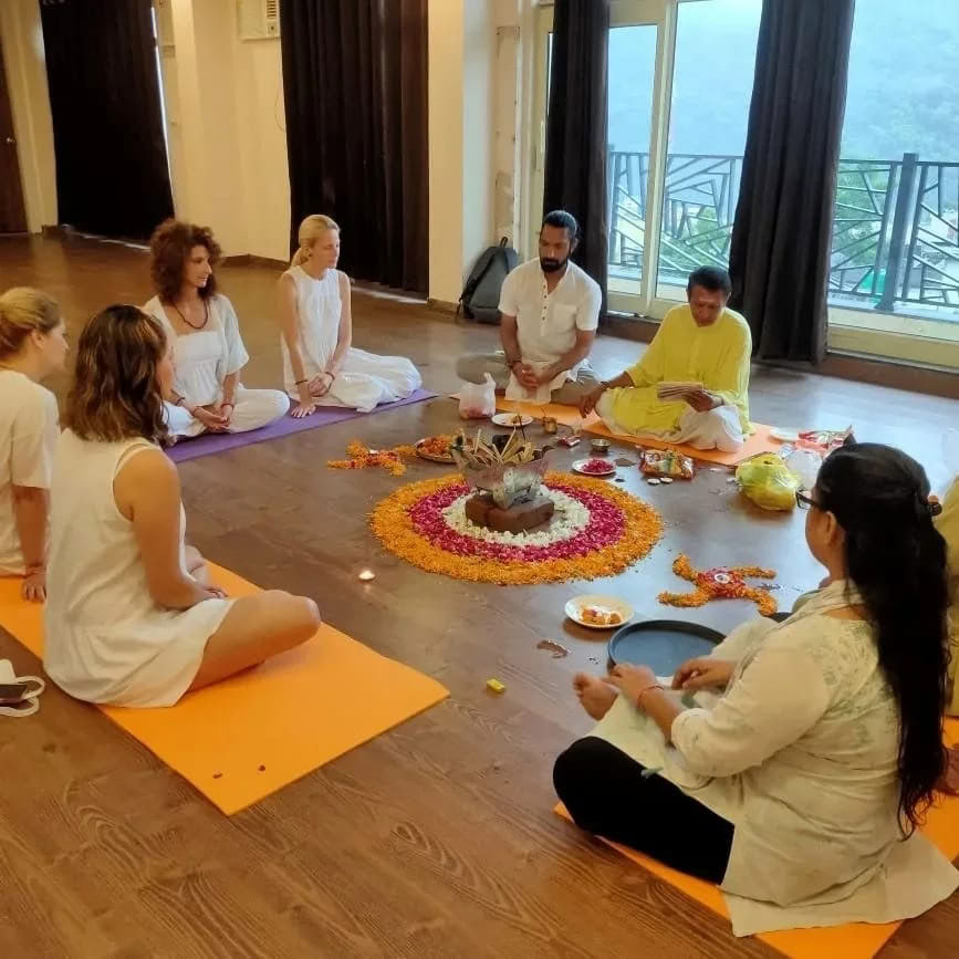 7-dagars välmåendeyogaretreat i Rishikesh, Indien