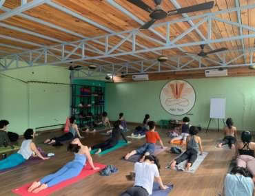 100-timmars yogalärarutbildning i Rishikesh